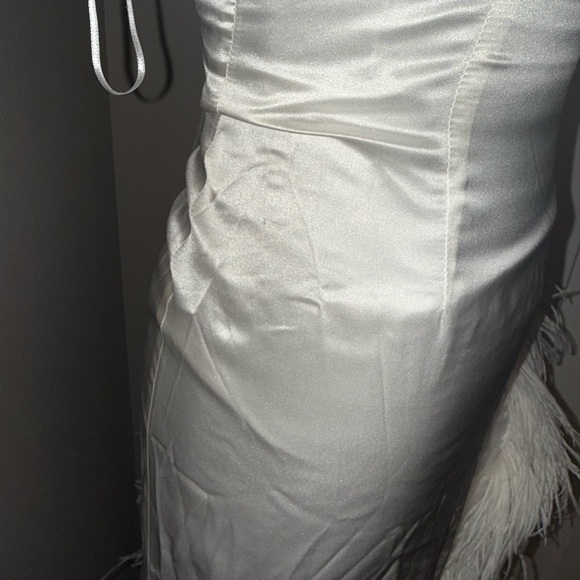 ALESSANDRA RICH Asymmetric feather-trimmed silk-satin gown 36 - Picture 10 of 14